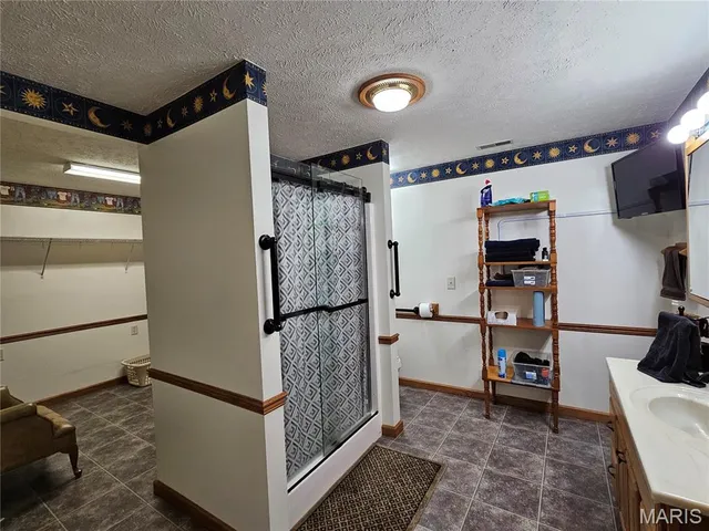 $140,000 | 103 East Broad Street, Raymond, IL 62560