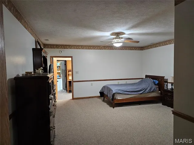 $140,000 | 103 East Broad Street, Raymond, IL 62560