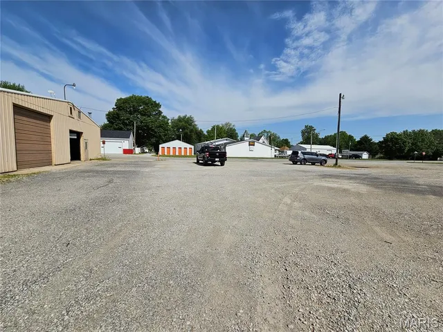 $140,000 | 103 East Broad Street, Raymond, IL 62560