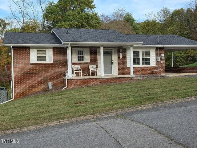 $299,999 | 135 Unaka Subdivision Road, Elizabethton, TN 37643