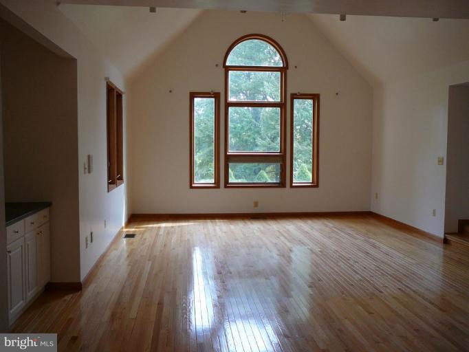 12507 Marlow Road Fulton, MD 20759 - Photo 3 of 13 Living Room/Dining Room