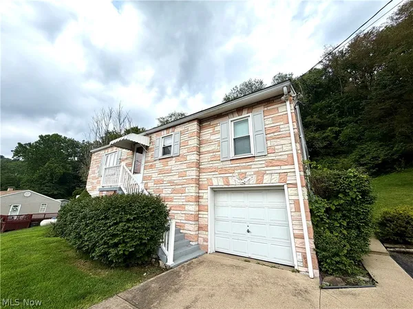 $165,000 | 4166 Cross Creek Road, Follansbee, WV 26037