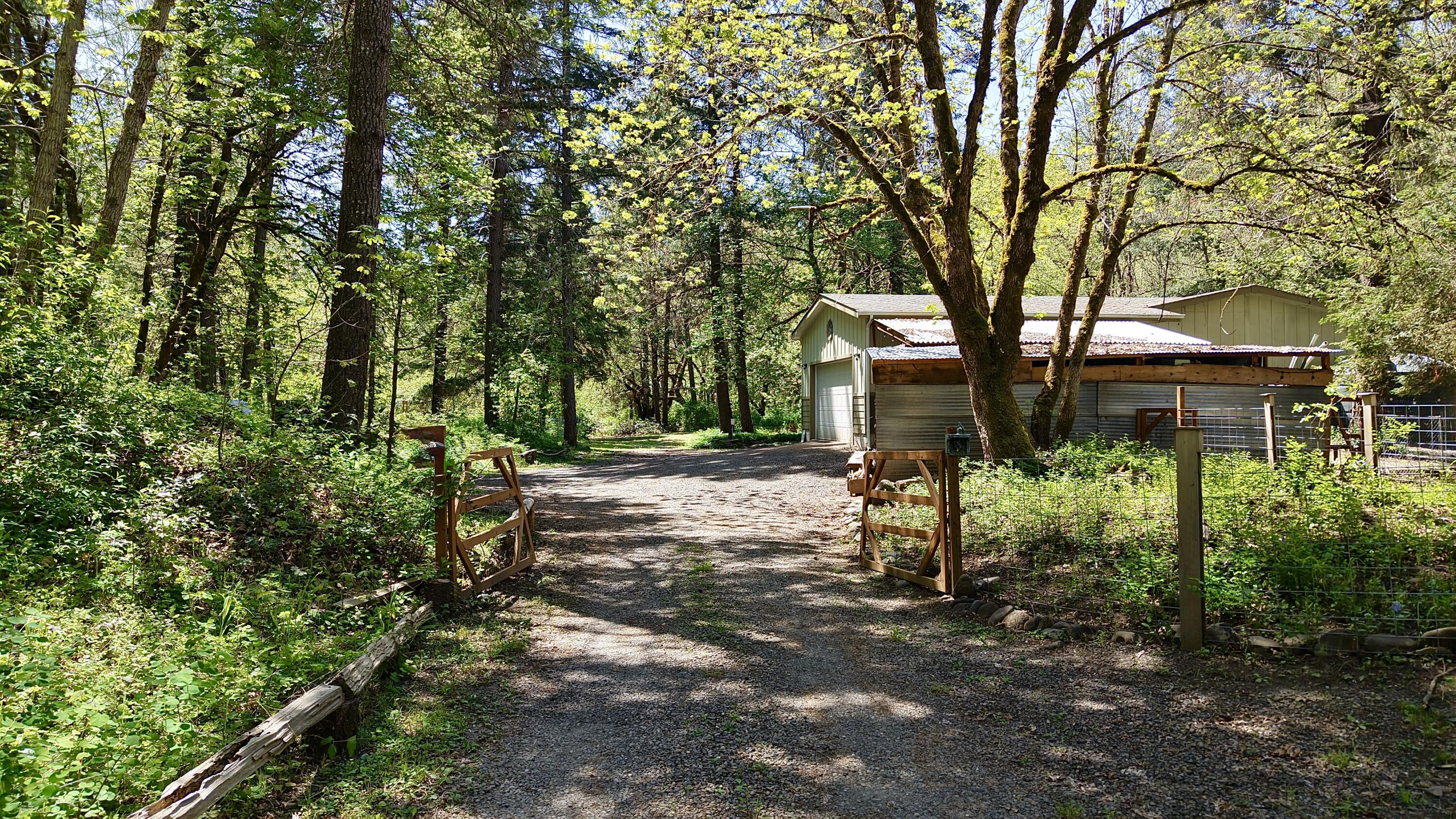 52 Dodes Creek Road Trail, OR 97541 - Photo 23 of 110 Gated Entry