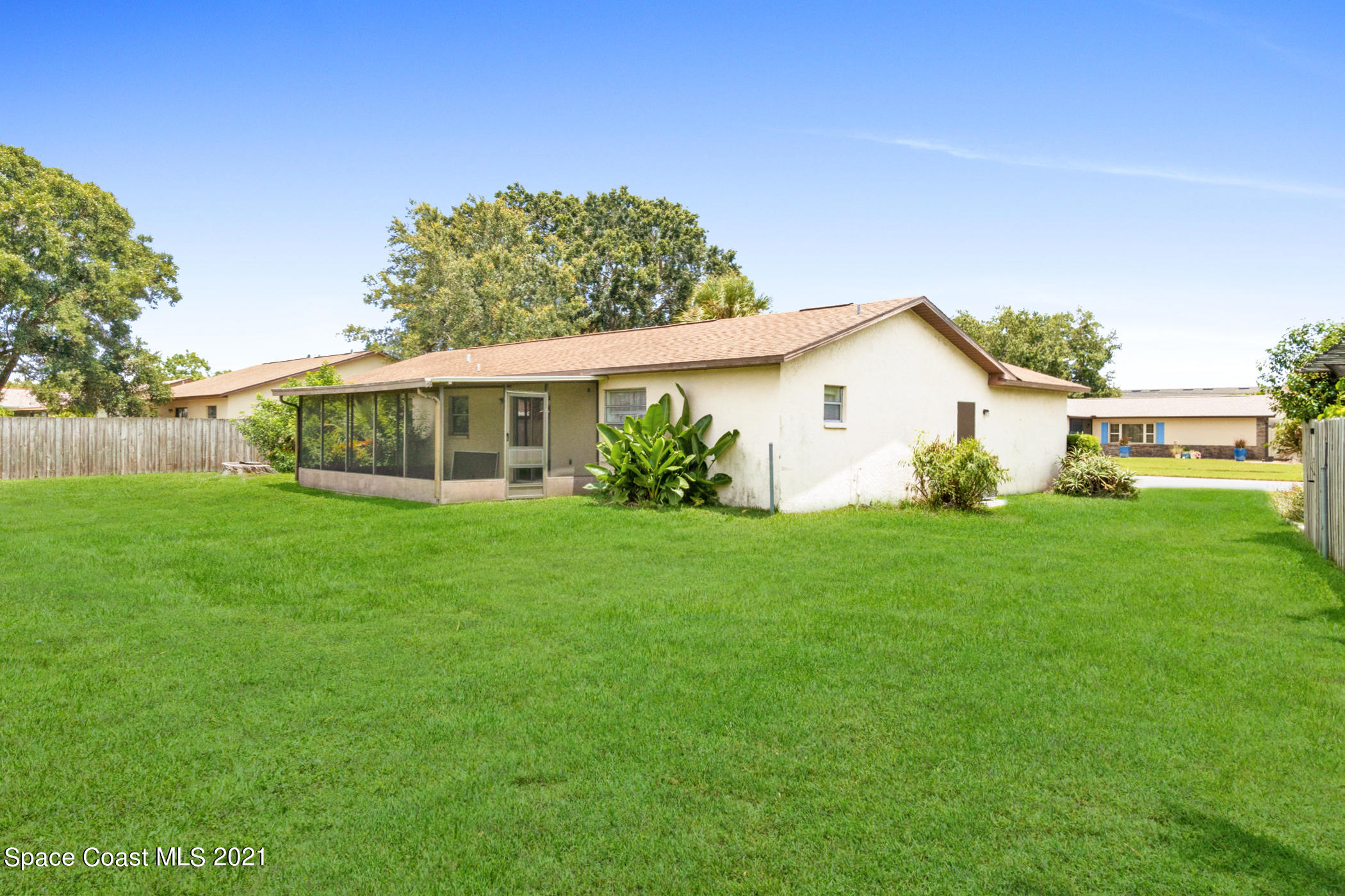 1627 West Shores Road Melbourne, FL 32935 - Photo 20 of 26 Huge back yard with room for a pool!