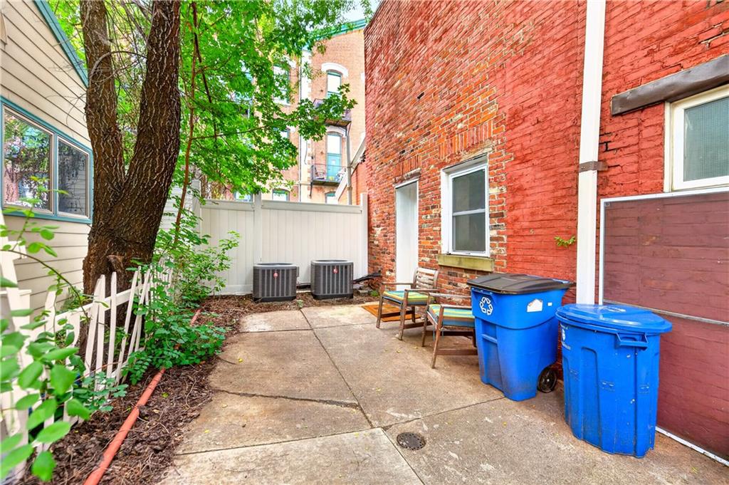 73 South 14th Street Pittsburgh, PA 15203 - Photo 28 of 49 unit 1 yeard