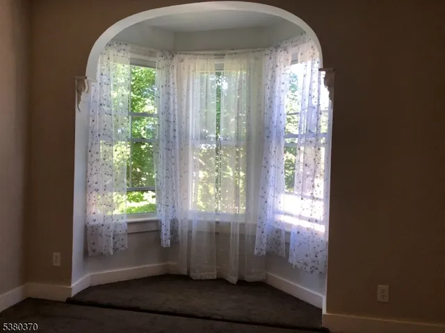 $2,800 | 37 East Oak Street, Bernards, NJ 07920