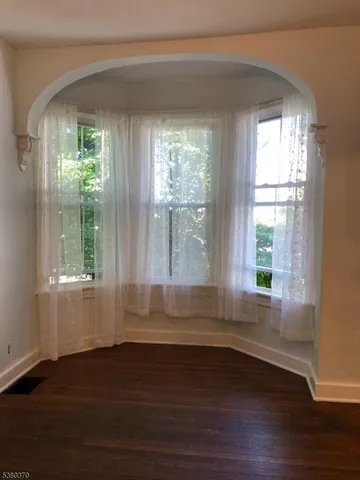 $2,800 | 37 East Oak Street, Bernards, NJ 07920