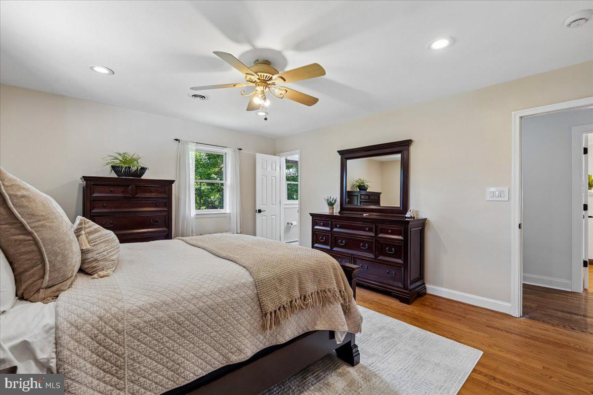 1946 Briggs Chaney Road Silver Spring, MD 20905 - Photo 24 of 92