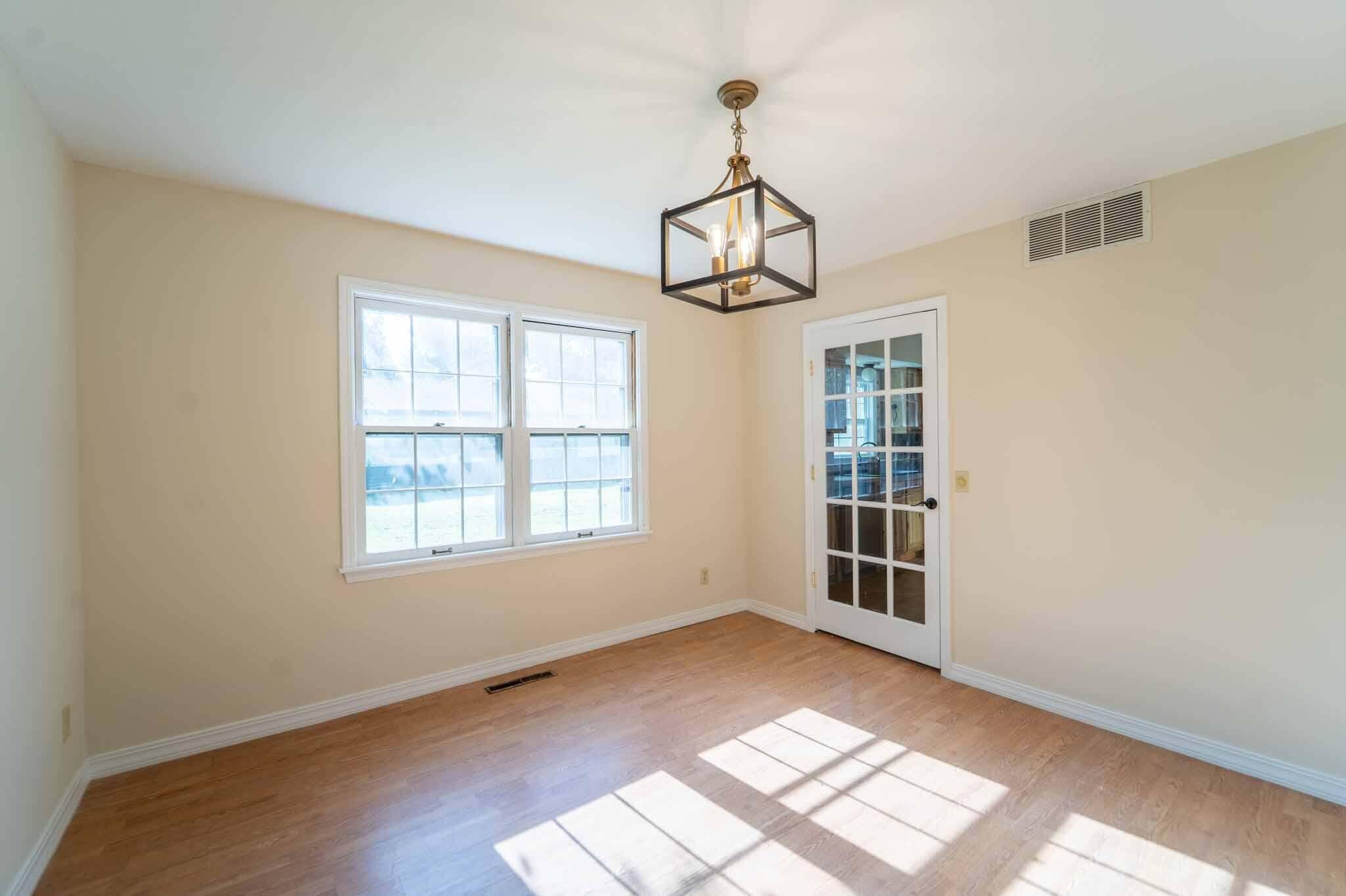 5486 South Clay Avenue Springfield, MO 65810 - Photo 10 of 34 Dining Room