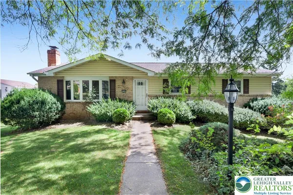$429,000 | 1708 Rosewood Court, Orefield, PA 18069