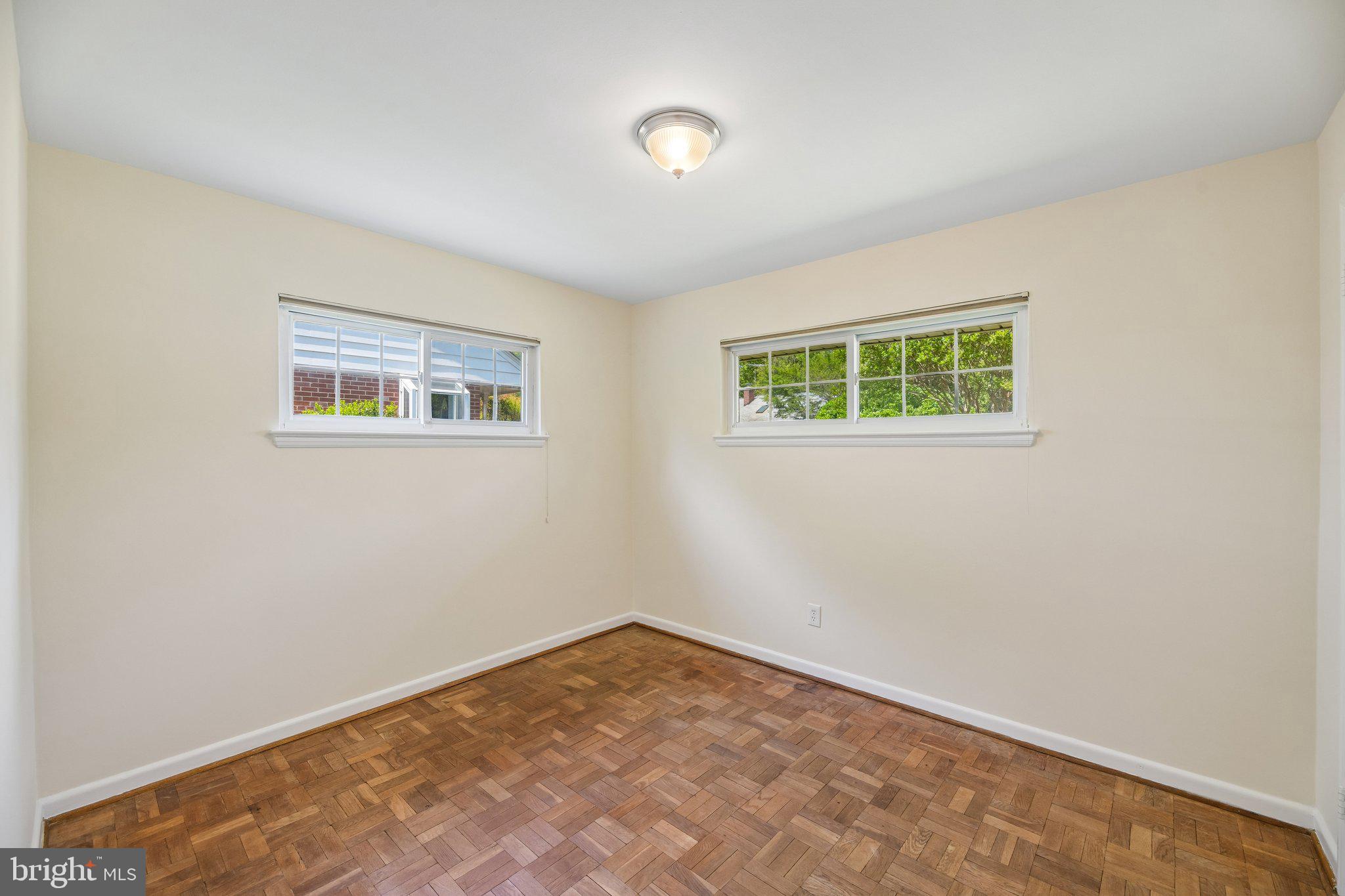 31 South Edison Street Arlington, VA 22204 - Photo 35 of 60 an empty room with a window