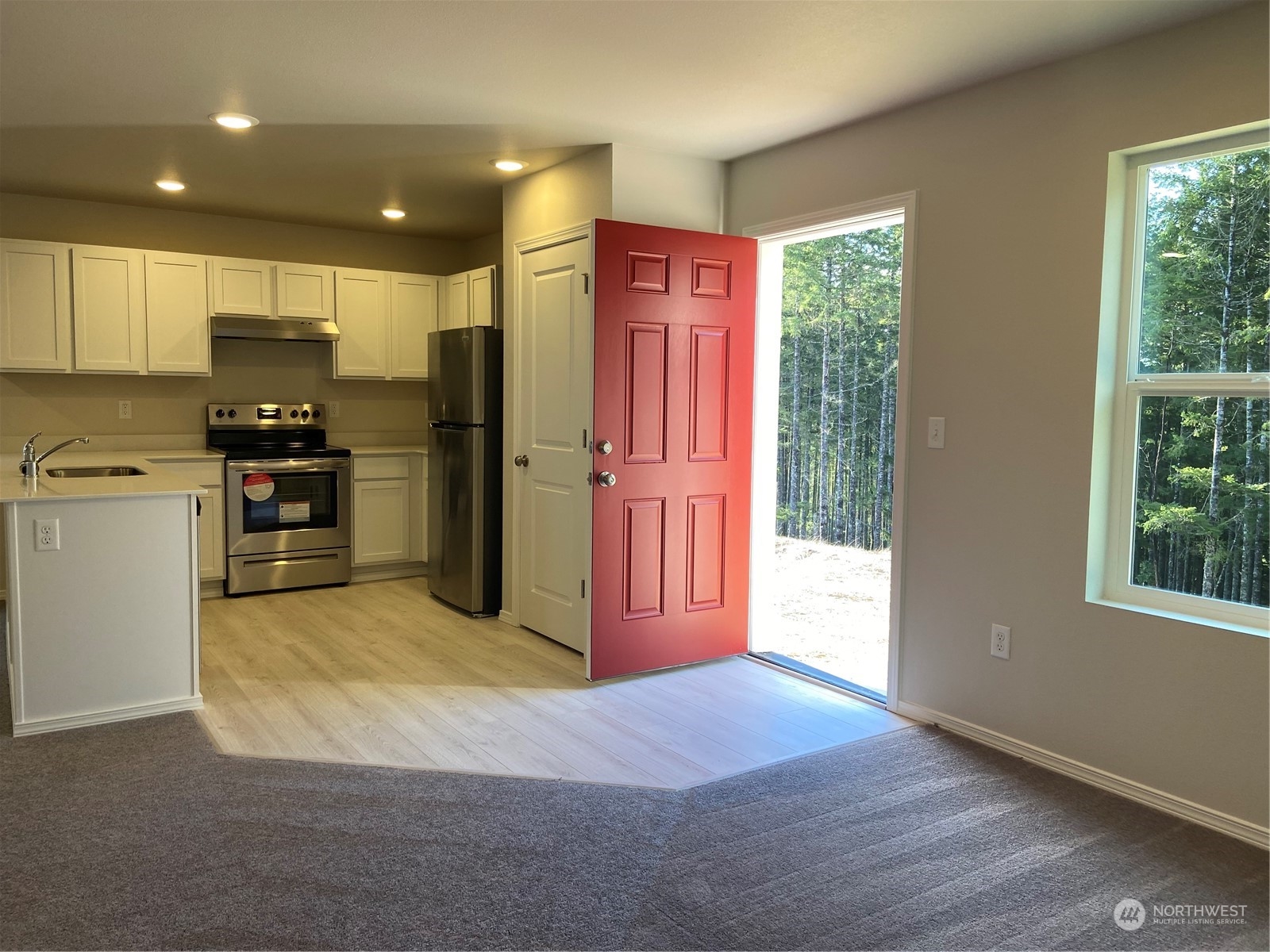 391 Northeast Ridge Point Boulevard, Unit 114 Belfair, WA 98528 - Photo 3 of 21 Gallery Image 3
