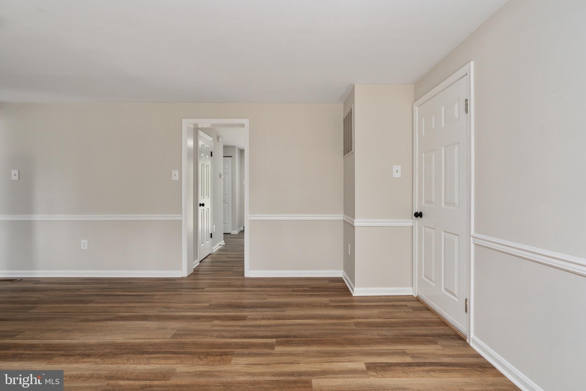 9613 Routts Hill Road Warrenton, VA 20186 - Photo 21 of 63 living room