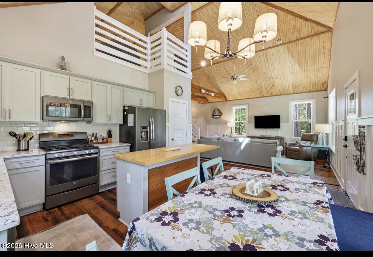 1044 Mill Creek Road Minnesott Beach, NC 28510 - Photo 10 of 40
