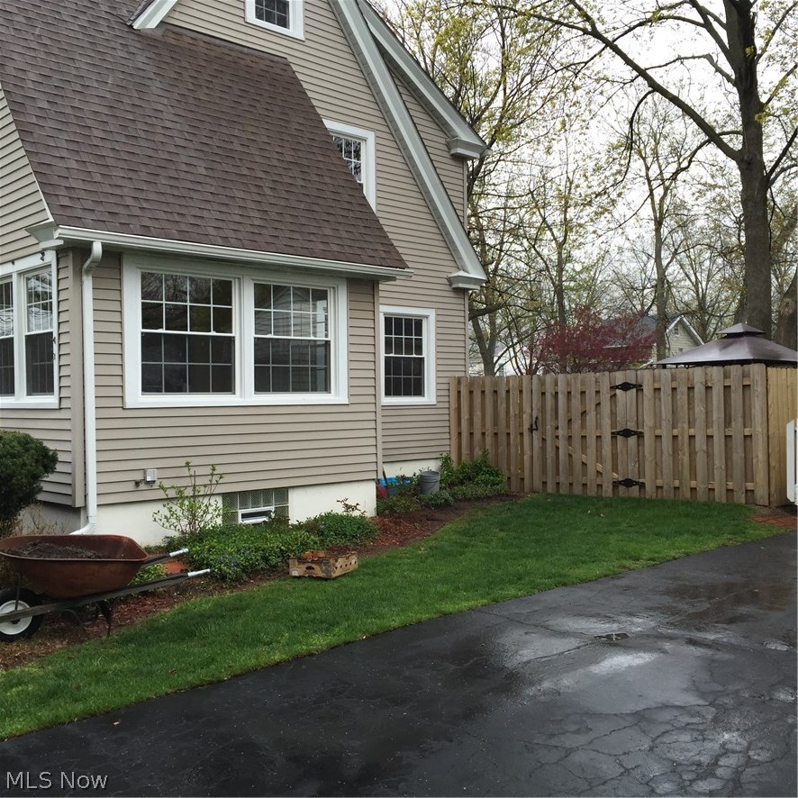1623 Edgefield Road Lyndhurst, OH 44124 - Photo 26 of 34