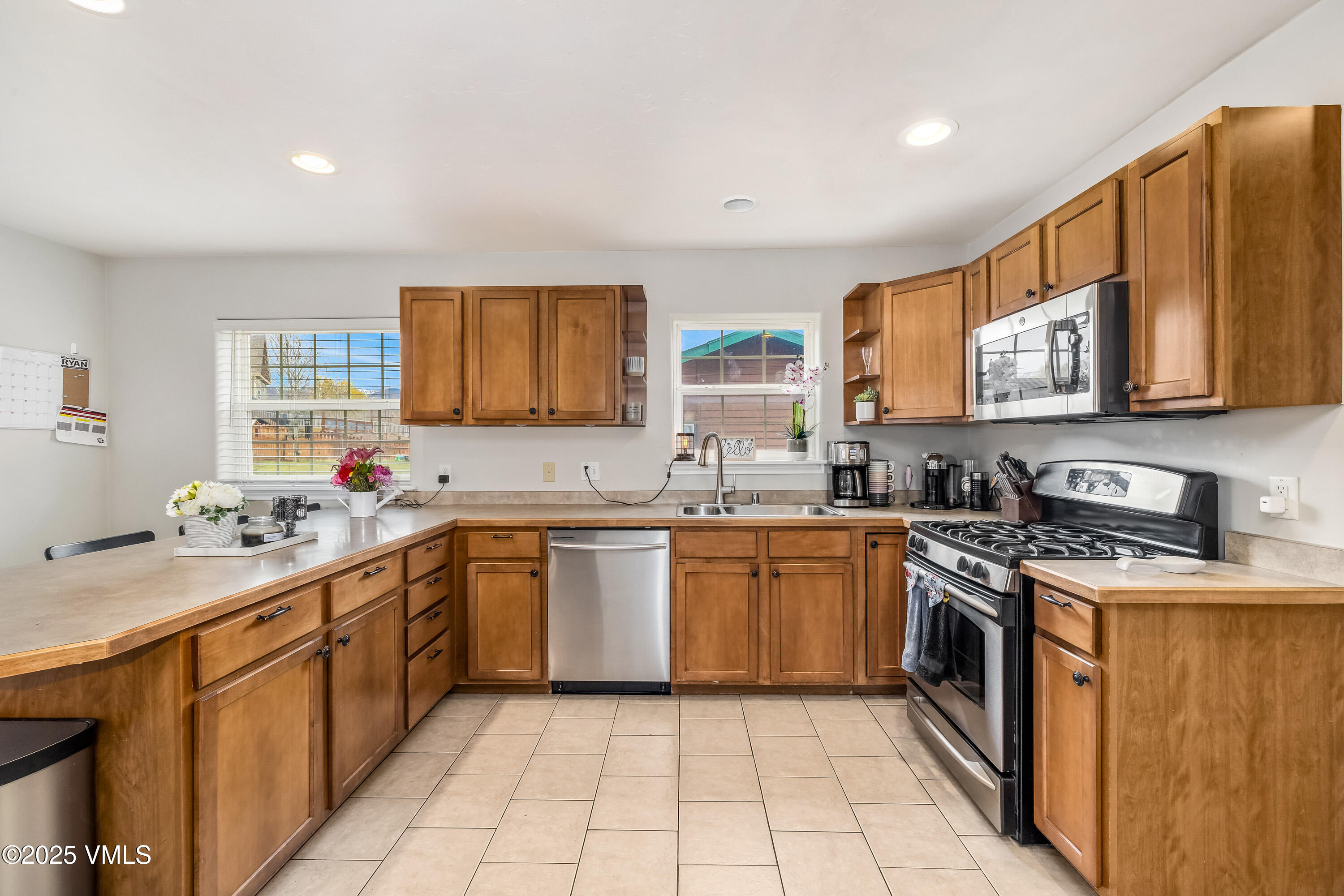 15 Spring Buck Road Gypsum, CO 81637 - Photo 11 of 29 Kitchen
