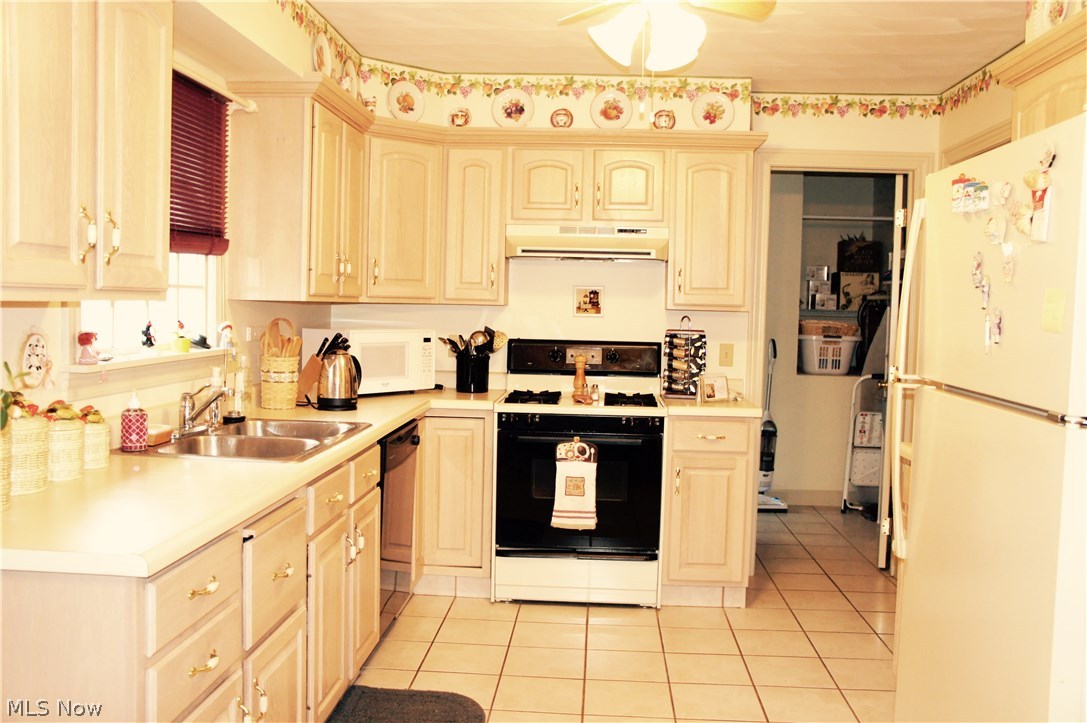 195 Mathews Road, Unit B Youngstown, OH 44512 - Photo 3 of 28 Gallery Image 3