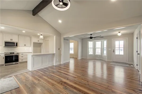 $379,950 | 14401 Northwest 67th Street, Parkville, MO 64152