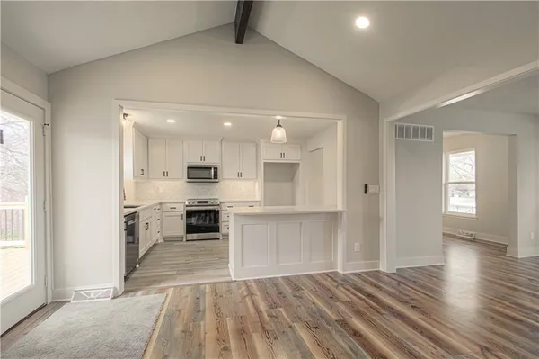 $379,950 | 14401 Northwest 67th Street, Parkville, MO 64152