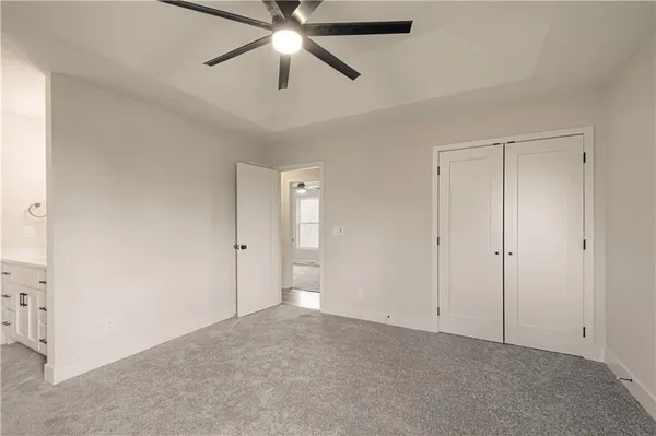 $379,950 | 14401 Northwest 67th Street, Parkville, MO 64152