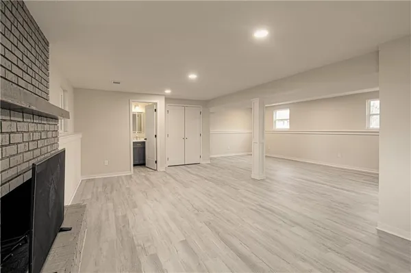 $379,950 | 14401 Northwest 67th Street, Parkville, MO 64152