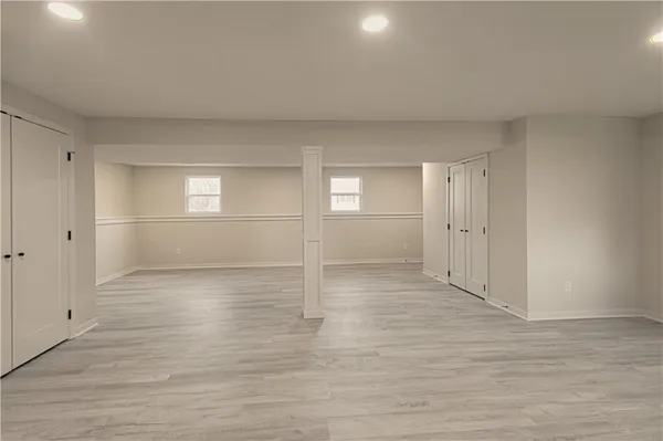 $379,950 | 14401 Northwest 67th Street, Parkville, MO 64152