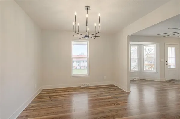 $379,950 | 14401 Northwest 67th Street, Parkville, MO 64152