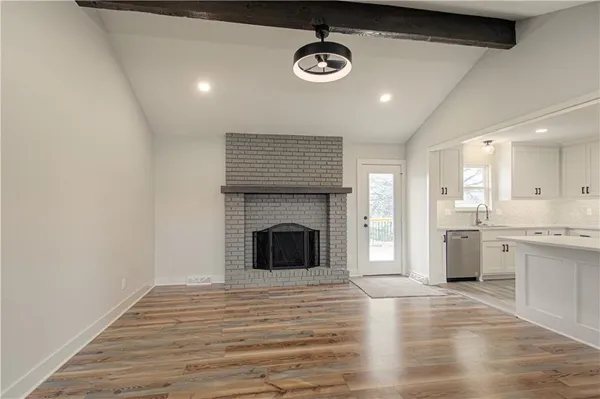 $379,950 | 14401 Northwest 67th Street, Parkville, MO 64152