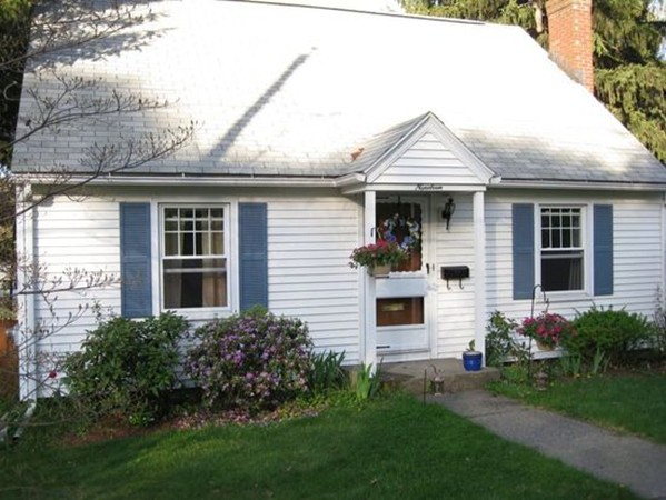 19 Manor Road Auburn, MA 01501 - Photo 1 of 12 Gallery Image 1
