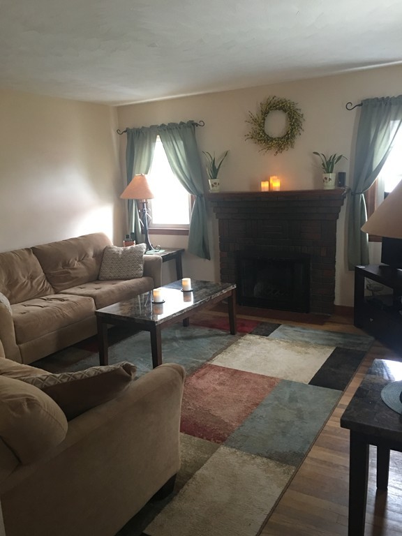 19 Manor Road Auburn, MA 01501 - Photo 7 of 12 Gallery Image 7