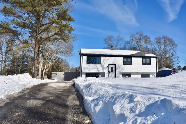 $605,000 | 61 Thom Avenue, Bourne, MA 02532