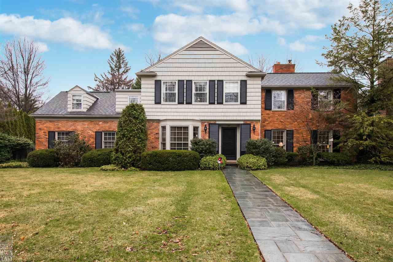 82 Cloverly Road Grosse Pointe Farms, MI 48236 - Photo 1 of 40