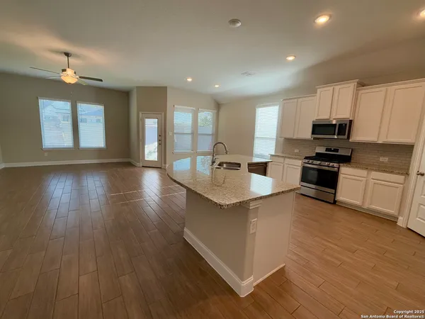 $2,475 | 13214 Lattigo Bend, San Antonio, TX 78245