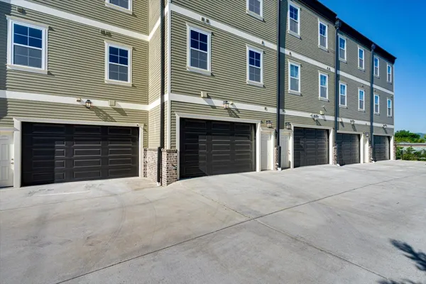 $460,000 | 829 South Greenwood Avenue, Unit 113, Chattanooga, TN 37404