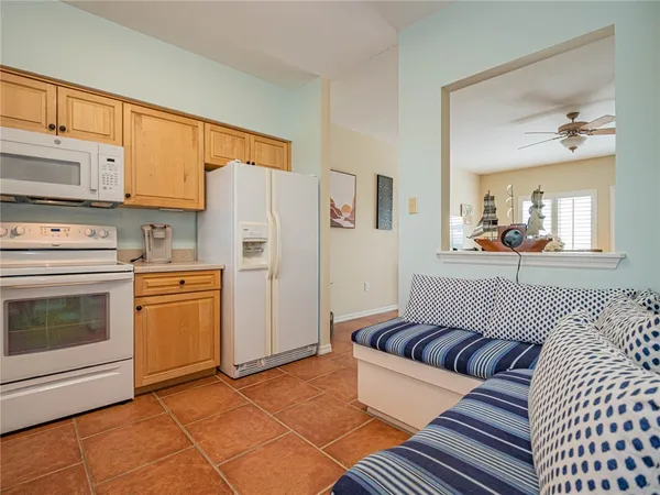 $2,000 | 5060 Harmony Circle, Unit 307, Vero Beach, FL 32967