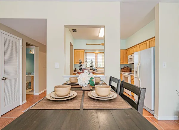 $2,000 | 5060 Harmony Circle, Unit 307, Vero Beach, FL 32967