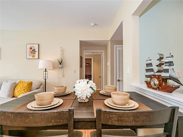 $2,000 | 5060 Harmony Circle, Unit 307, Vero Beach, FL 32967