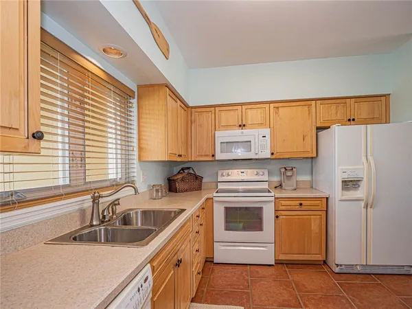 $2,000 | 5060 Harmony Circle, Unit 307, Vero Beach, FL 32967