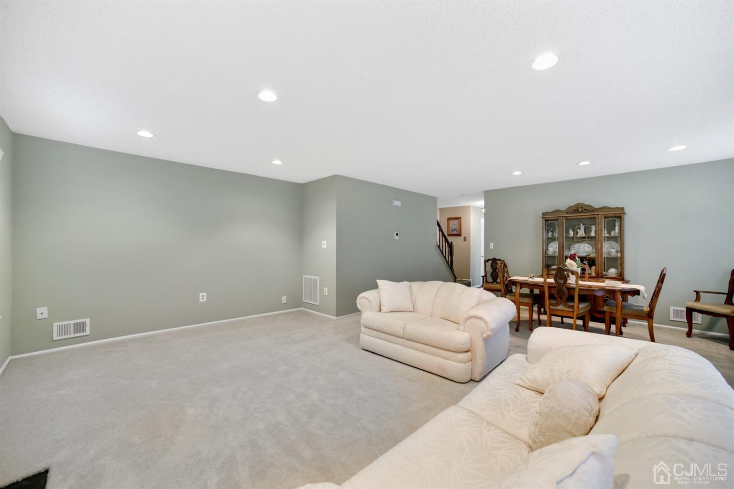 62 Rice Run East Brunswick, NJ 08816 - Photo 11 of 24 Gallery Image 11