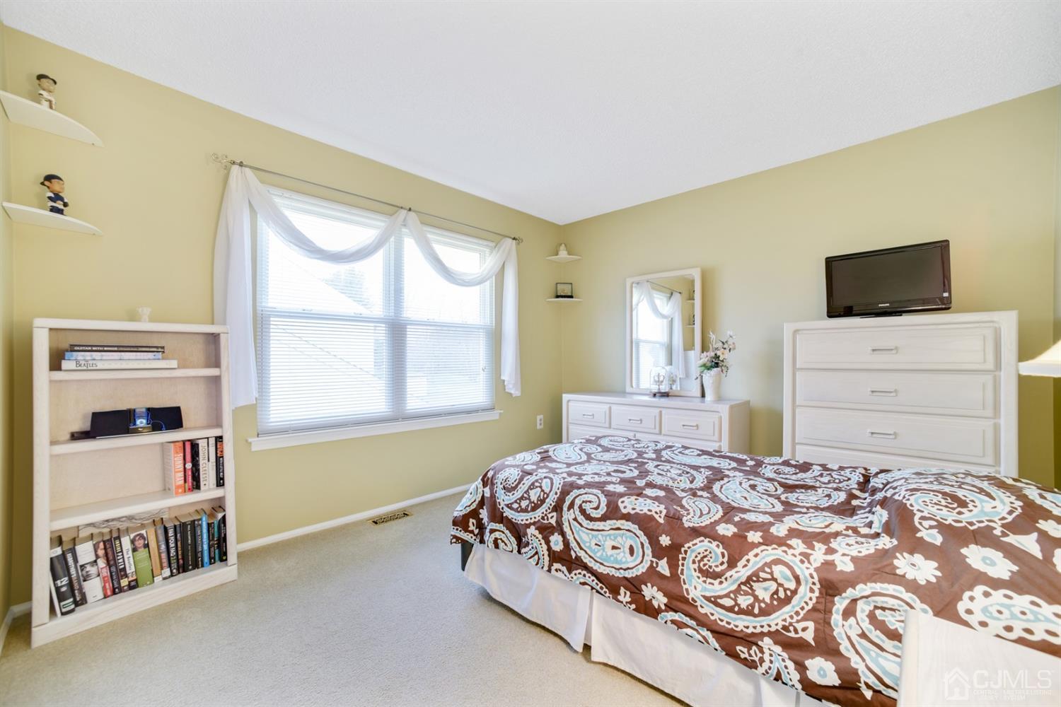 62 Rice Run East Brunswick, NJ 08816 - Photo 16 of 24 Gallery Image 16