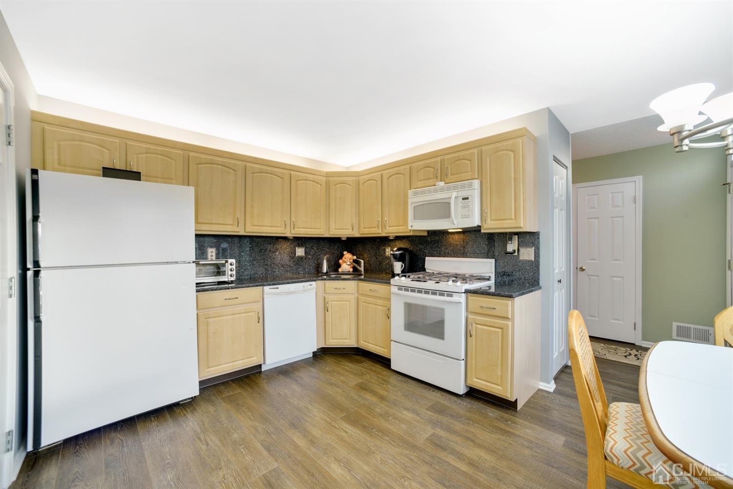 62 Rice Run East Brunswick, NJ 08816 - Photo 6 of 24 Gallery Image 6