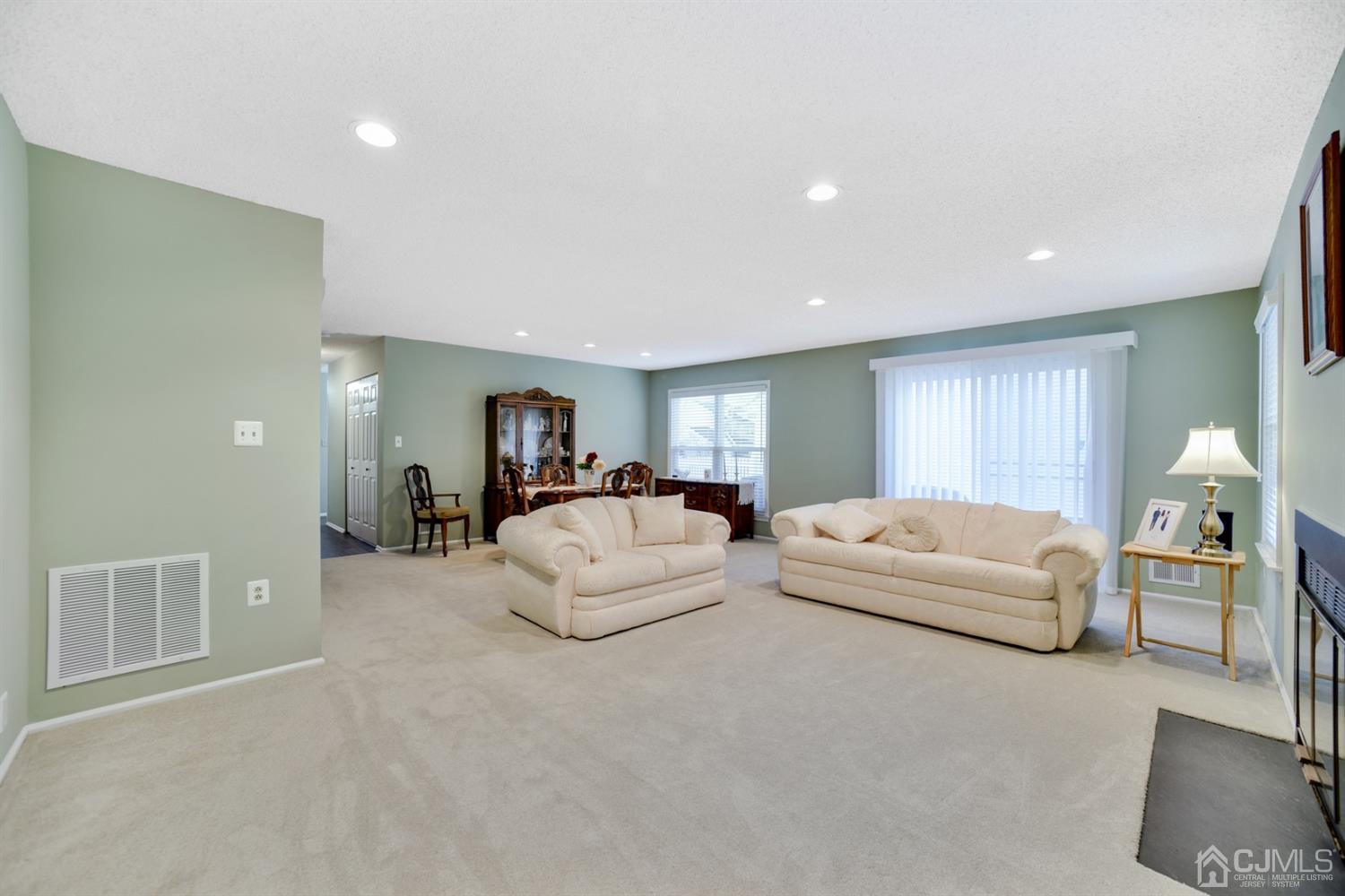62 Rice Run East Brunswick, NJ 08816 - Photo 8 of 24 Gallery Image 8