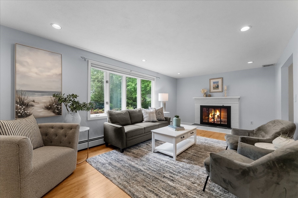 41 A Hunnewell Street Wellesley, MA 02481 - Photo 2 of 21