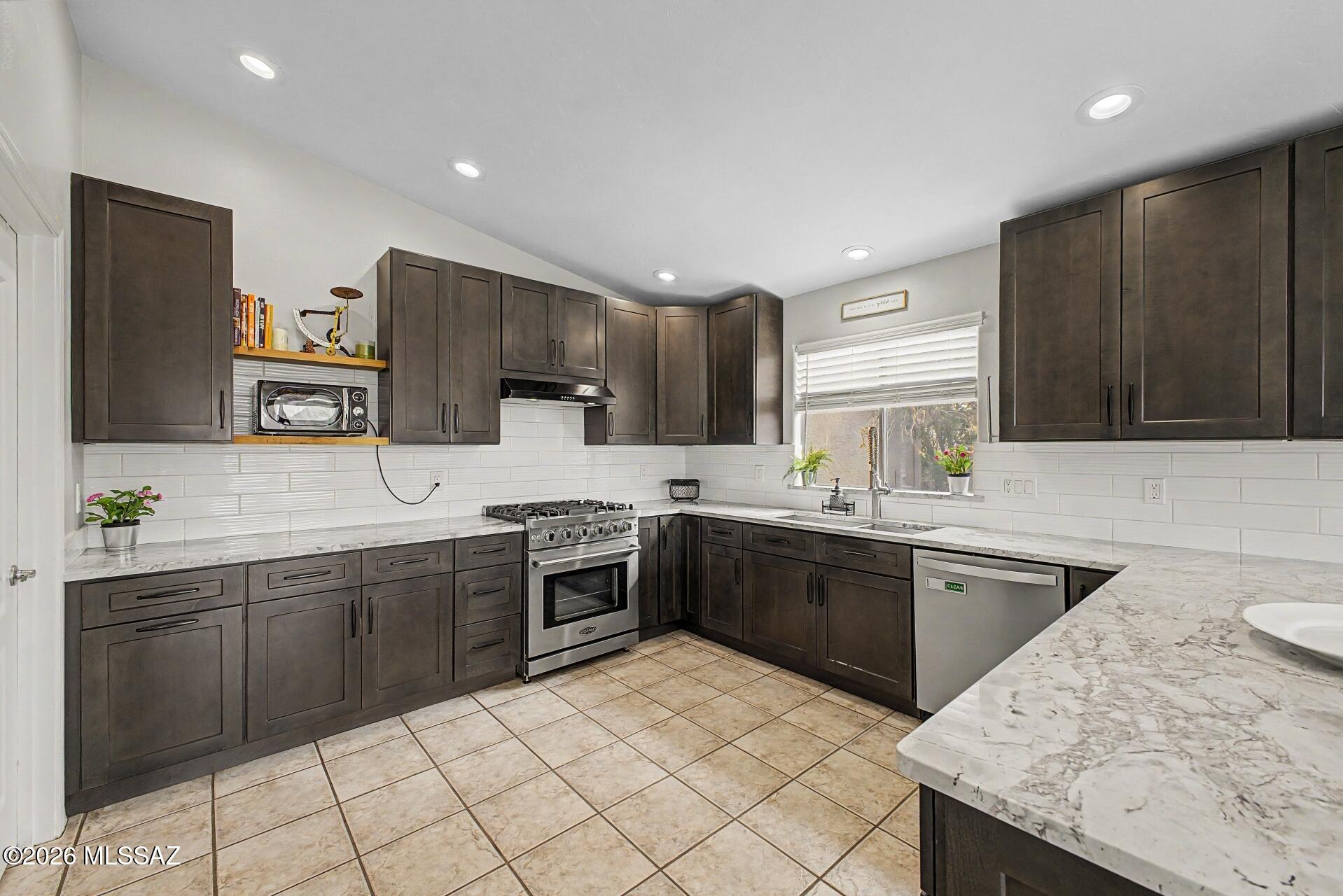 301 West Greys Road Tucson, AZ 85737 - Photo 9 of 34 Kitchen