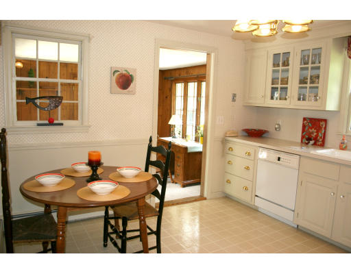 13 Lee Road North Reading, MA 01864 - Photo 3 of 13 Gallery Image 3