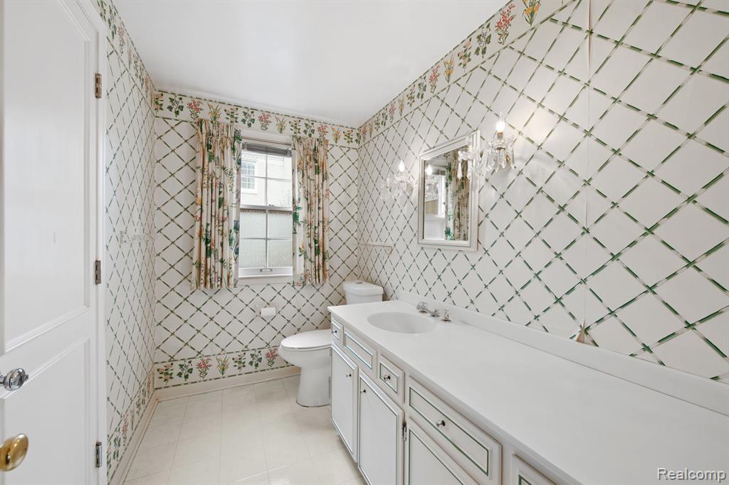 163 Merriweather Road Grosse Pointe Farms, MI 48236 - Photo 16 of 33