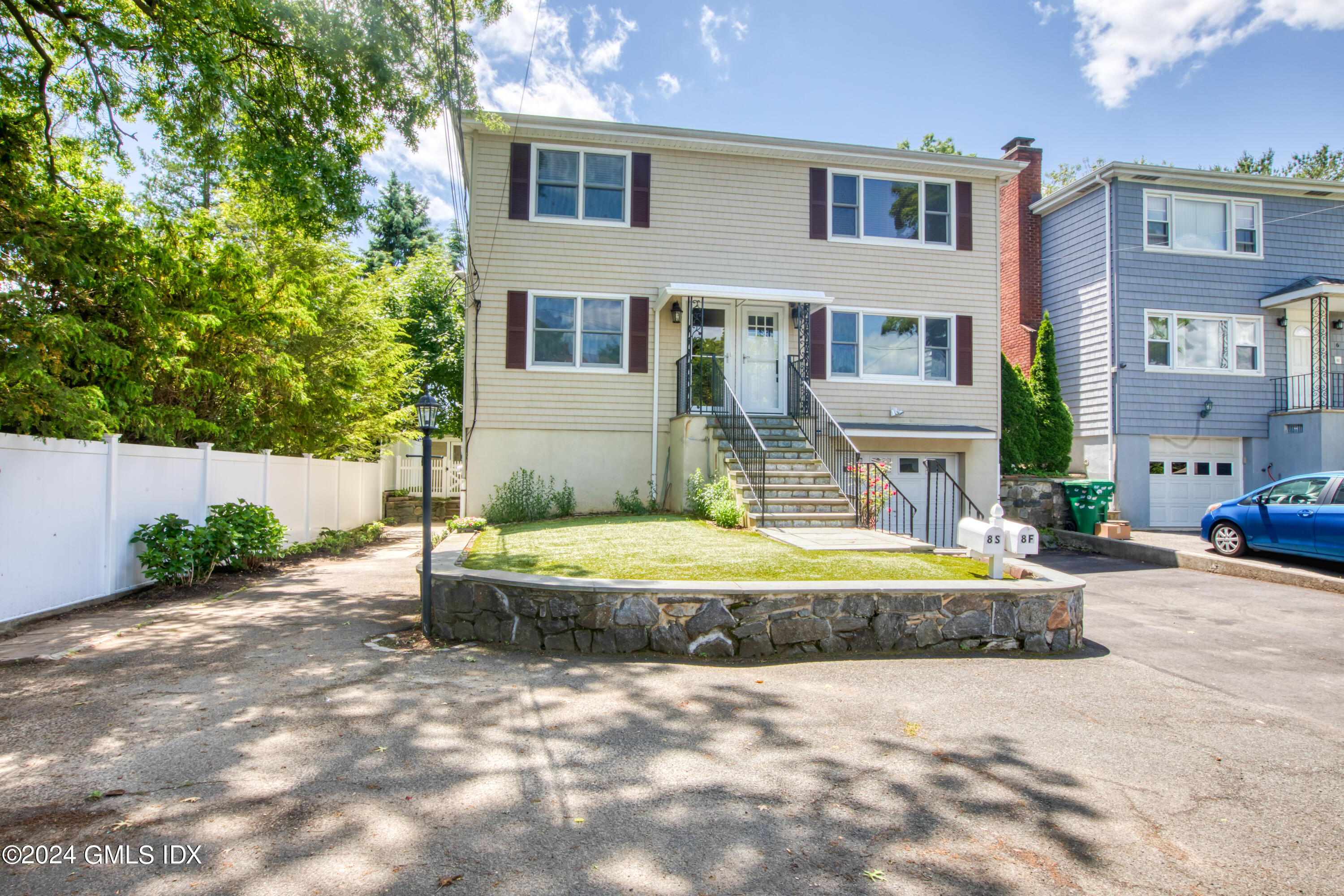 8 RIDGE PL #1