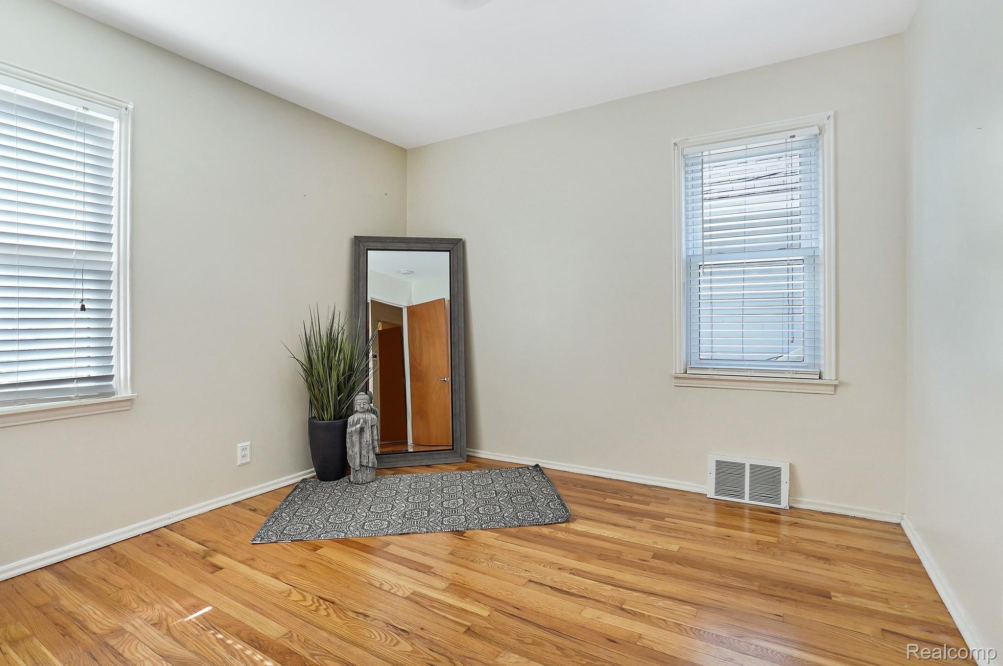 1009 Cambridge Road Berkley, MI 48072 - Photo 16 of 25 Bedroom 2.jpg