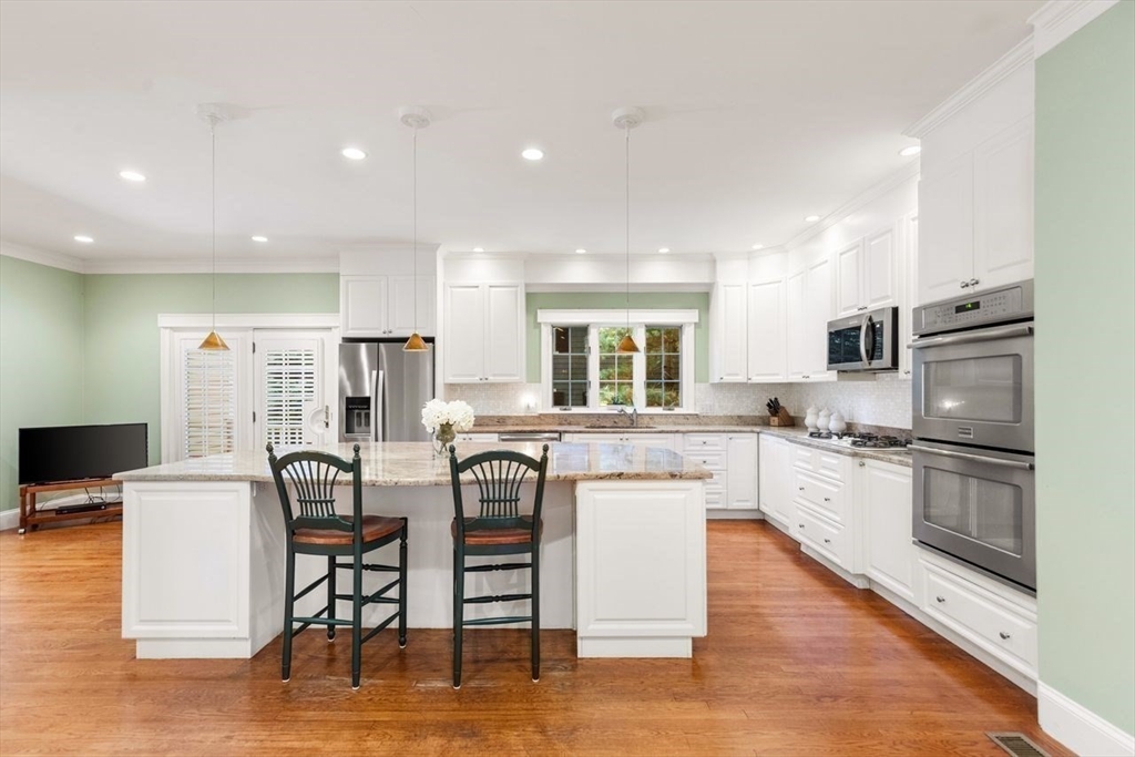 31 Lawson Road Winchester, MA 01890 - Photo 5 of 34