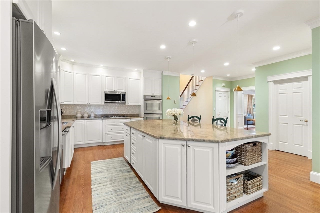 31 Lawson Road Winchester, MA 01890 - Photo 7 of 34